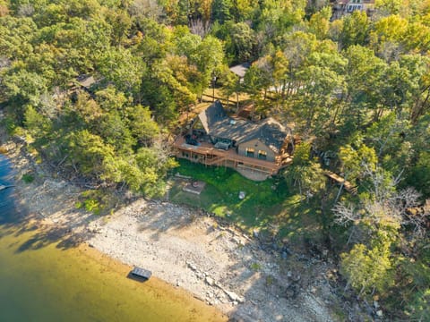 Camel Rock-ON Beaver Lake-Sweeping Views-Sleeps 18 House in Beaver Lake