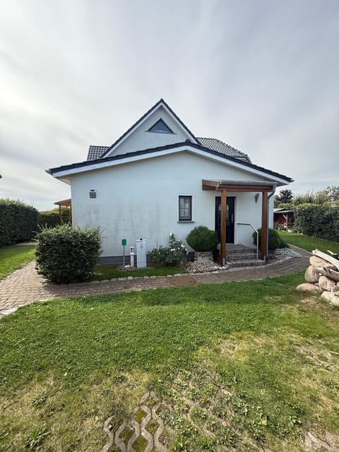 Gemütliche Ferienwohnung & Terrasse in Ostseenähe Apartment in Nienhagen