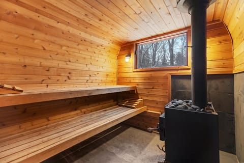 Loma House House in Sawyer