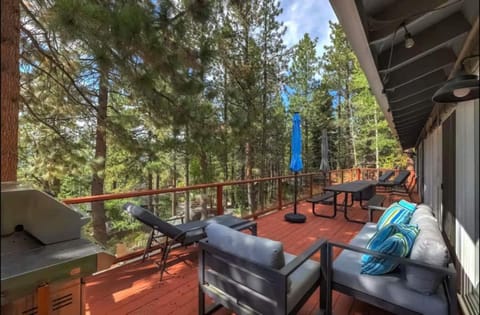 Hot TubSaunaPoolPrivate Beach Tahoe Oasis House in Zephyr Cove