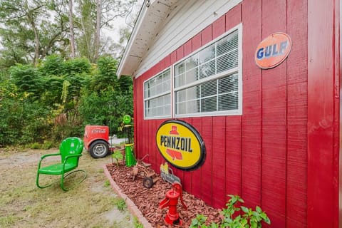 Little red house House in Ocala