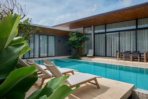 Patio, Day, Pool view, Swimming pool, sunbed