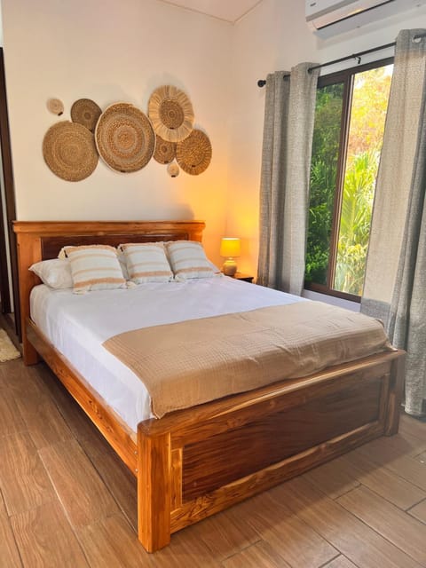 Bed, Bedroom, air conditioner
