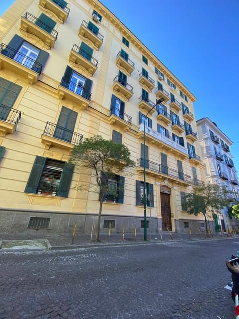 Property building, Day, Neighbourhood, City view, Street view, Location