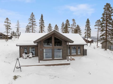 Property building, Day, Natural landscape, Winter
