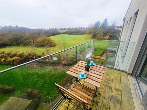 Warm&Bright 1BR Flat with terrace and parking Apartment in Strassen