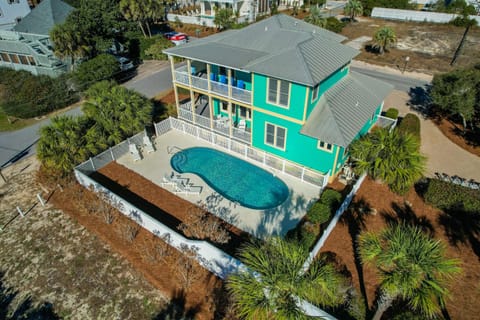 Surfer Dog l Beachfront Pool l Includes Beach Chairs and Bikes House in Inlet Beach