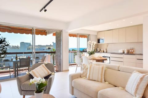 Bed, furniture, kitchen