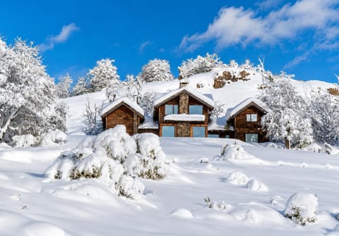 Property building, Day, Natural landscape, Winter, Lake view, Mountain view