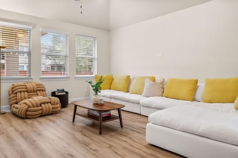 Spacious 3BR Getaway w Dedicated Office Sleeps 5 Apartment in Leander