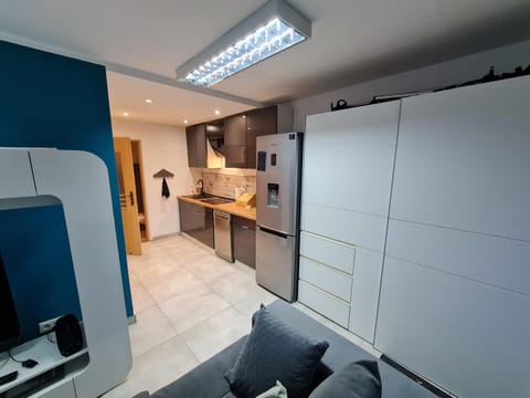 Kitchen or kitchenette, Living room, microwave