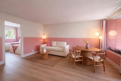 Abode Beach House Hotel in Clearwater Beach