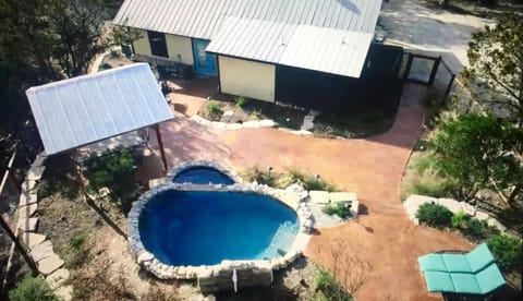 Kickin Back House in Concan