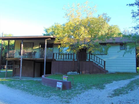 Shady Oak House in Concan