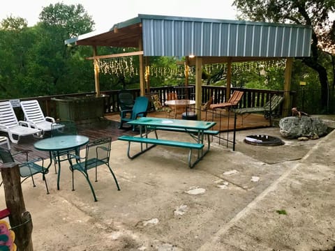 Trulove Lodge House in Concan