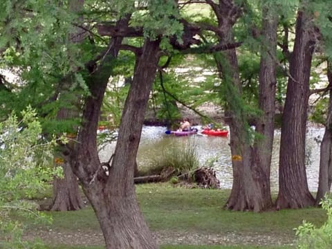 Trulove Lodge House in Concan