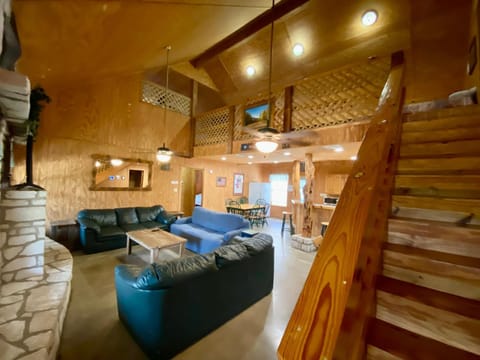 HILLSIDE House in Concan