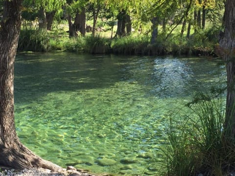 COMANCHE HIDEOUT House in Concan
