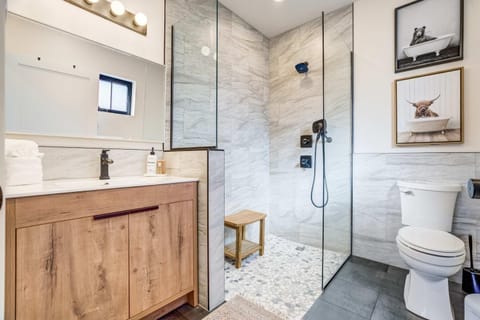 Redstone Terrace Scenic Mountain View Retreat Apartment in Manitou Springs