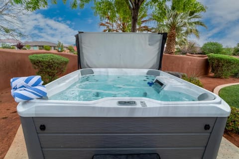 Paradise Village 3 - Grand View Estates Apartment in Santa Clara