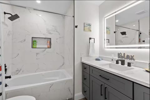 Shower, Bathroom, Bath, towels