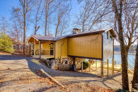 What's Your Hurry - Slow down and enjoy true lake life, a stunning 3-bedroom, 3 Bath sleeps 10 House in Sevierville