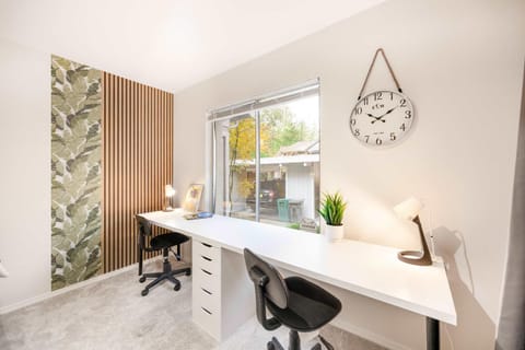 4B TH in Kirkland Woodinville Prime Location House in Bothell