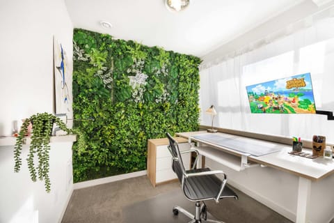 Designer Fremont Retreat w Mount Views & Office House in Fremont