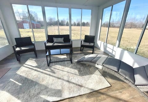 Hearth and Heartland 3 private acres House in Elizabethtown