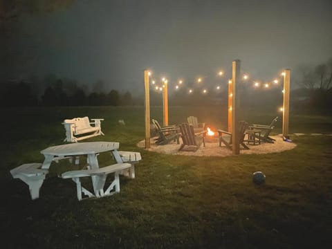 Hearth and Heartland 3 private acres House in Elizabethtown