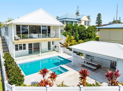 Property building, Swimming pool