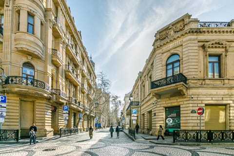 Property building, Day, City view, Street view, Location