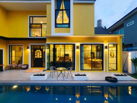 Property building, Swimming pool