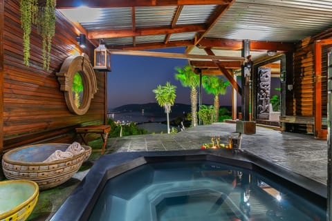 Night, Hot Tub, Hot Tub, View (from property/room), Lake view, Pool view