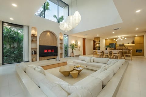 TV and multimedia, Living room, Seating area