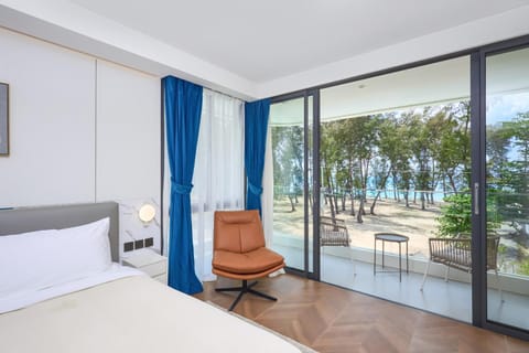 Bed, Natural landscape, View (from property/room), Balcony/Terrace, Bedroom, Sea view