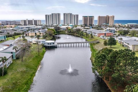 Sailors Cove Mins to the Beach Family Condo Apartment in Destin