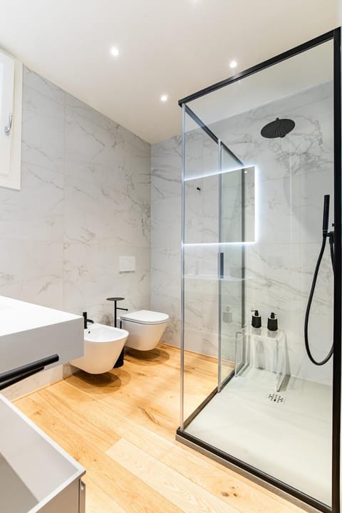 L'Essenziale Fronte Mura, Luxury stay in Lucca city center Apartment in Capannori