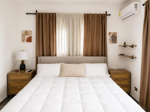 Bed, Bedroom, air conditioner
