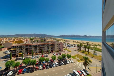 Mountain view, Sea view