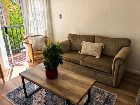 Offbeat off Dorp Apartment in Stellenbosch