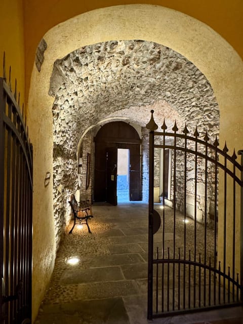 Centro Storico Suites Sarnico Bed and Breakfast in Province of Brescia