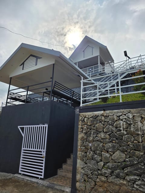 Facade/entrance, View (from property/room)