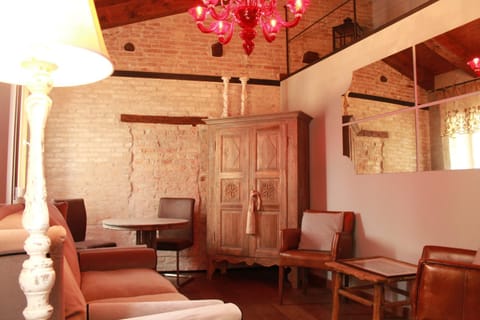 Communal lounge/ TV room, Living room, Seating area