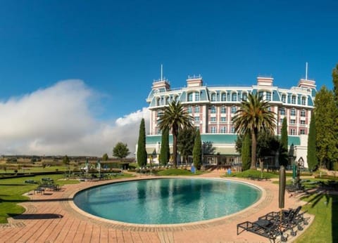 Property building, Day, Swimming pool, Swimming pool