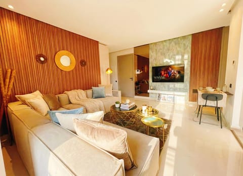 Communal lounge/ TV room, TV and multimedia, Living room, Dining area
