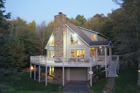Property building, Facade/entrance, Natural landscape, Balcony/Terrace, Sunset, fireplace