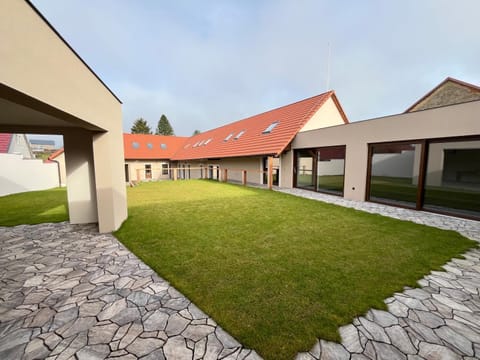 Garden, Inner courtyard view