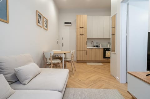 Kitchen or kitchenette, Living room, Seating area, Dining area, oven, stove
