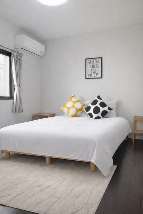 Bedroom, air conditioner